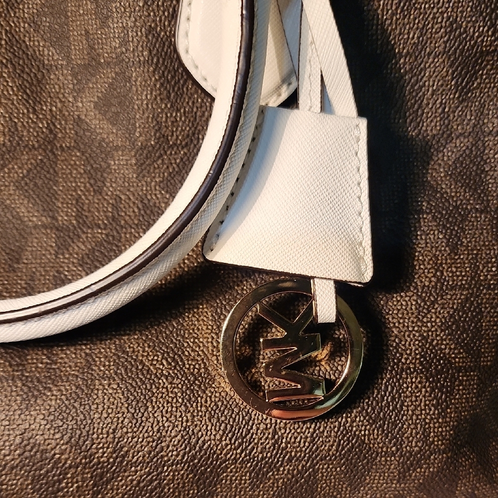 Michael Kors Brown and White Smythe Dome Medium Satchel Classic Style NWOT - Picture 2 of 12